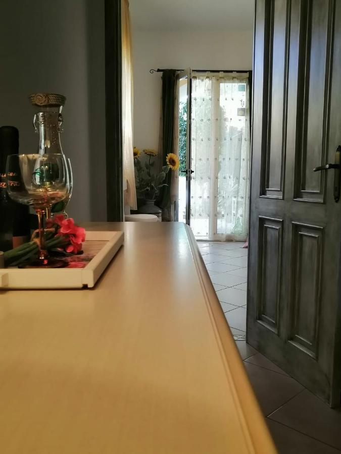 Domos Le Due Tuie Bed & Breakfast Piscinas Exterior foto