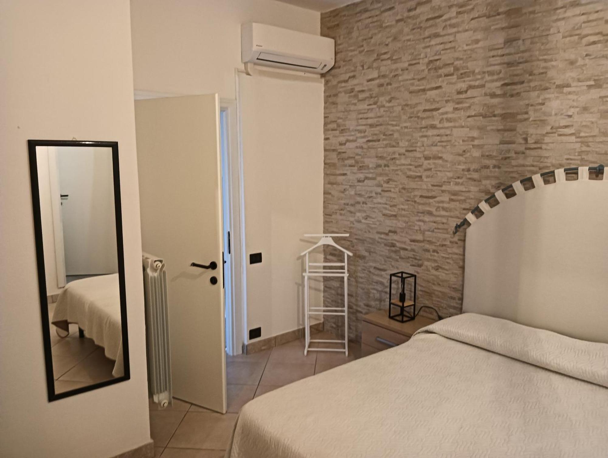 Domos Le Due Tuie Bed & Breakfast Piscinas Exterior foto