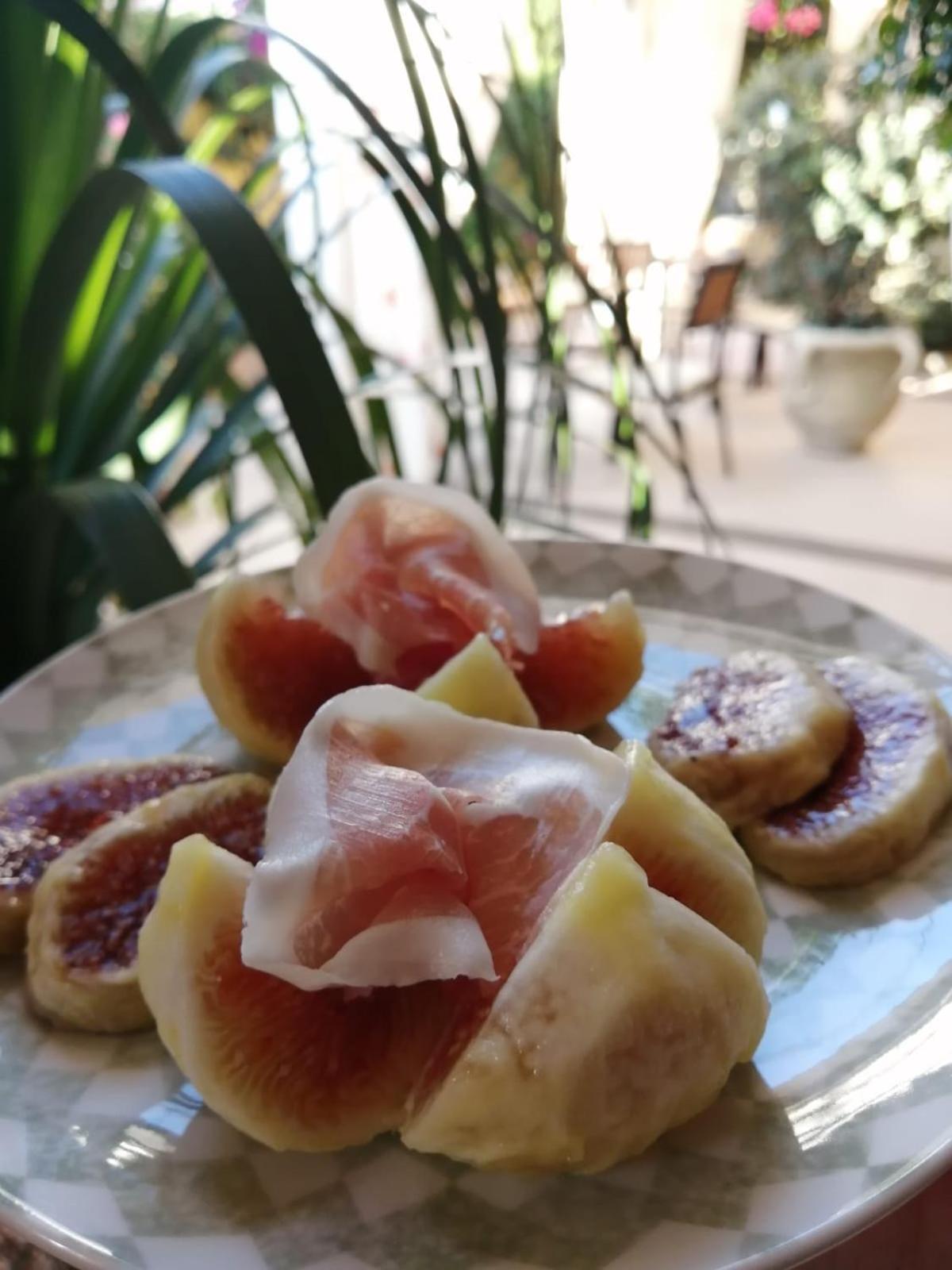 Domos Le Due Tuie Bed & Breakfast Piscinas Exterior foto