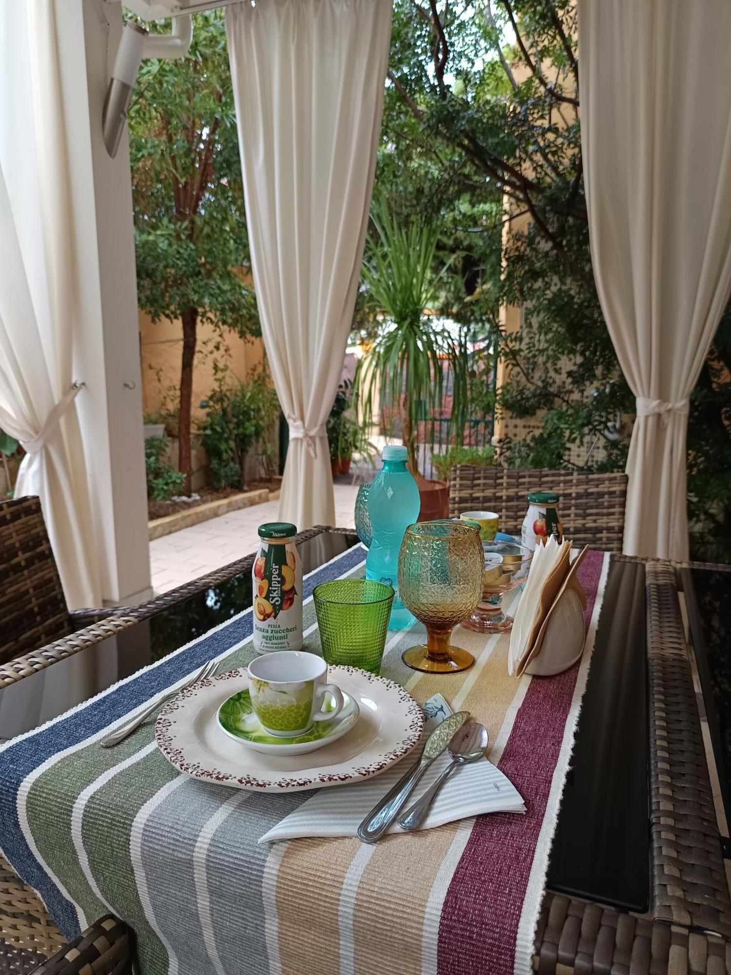 Domos Le Due Tuie Bed & Breakfast Piscinas Exterior foto