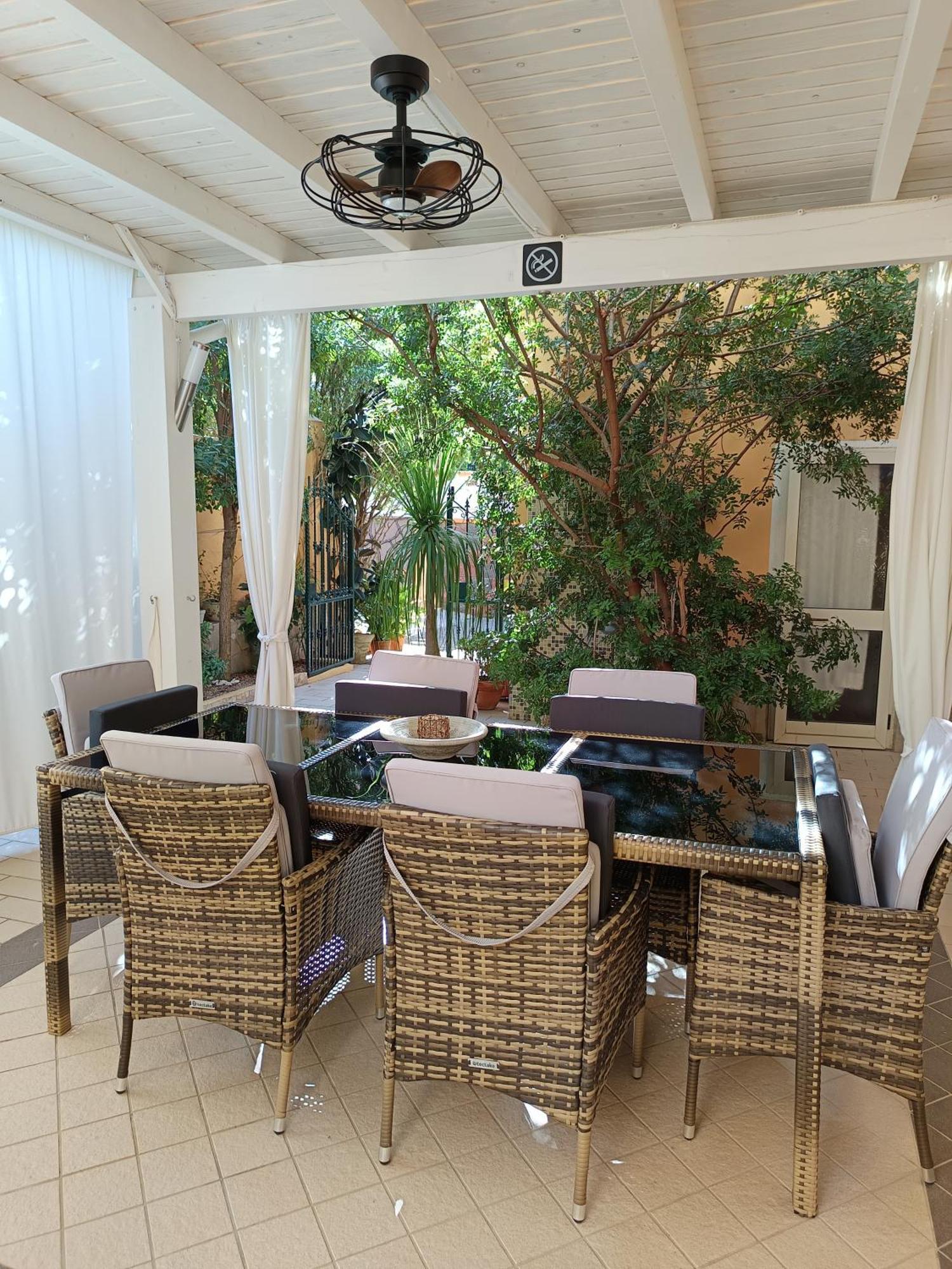 Domos Le Due Tuie Bed & Breakfast Piscinas Exterior foto