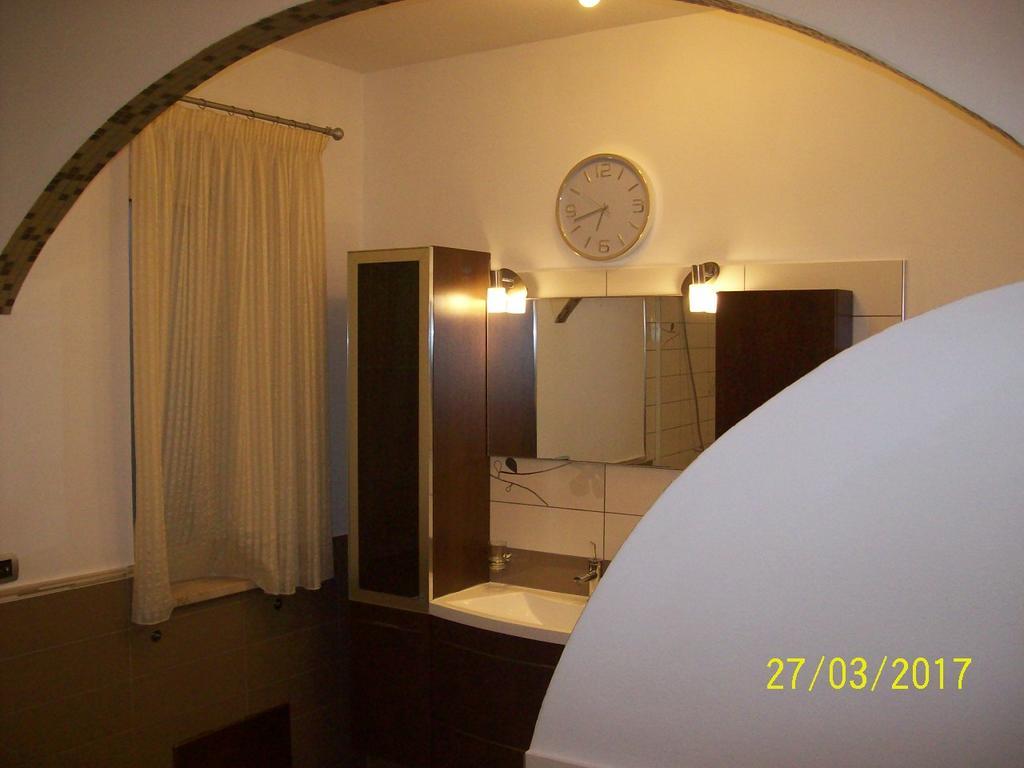 Domos Le Due Tuie Bed & Breakfast Piscinas Exterior foto